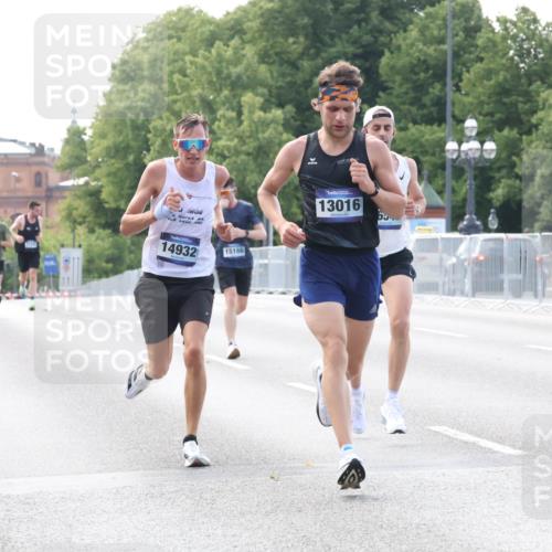 29.06.2025 - hella hamburg halbmarathon Lena Gebhardt http://msf.ph/oto/8411254 29.06.2025 09:39:18 Lombardsbrücke 6699, 14932, 15166, 13016, 4524, 6699, 13016, 14188, 14932, 15166, 16529, 16548, 18694, 19072 meine-sportfotos.de