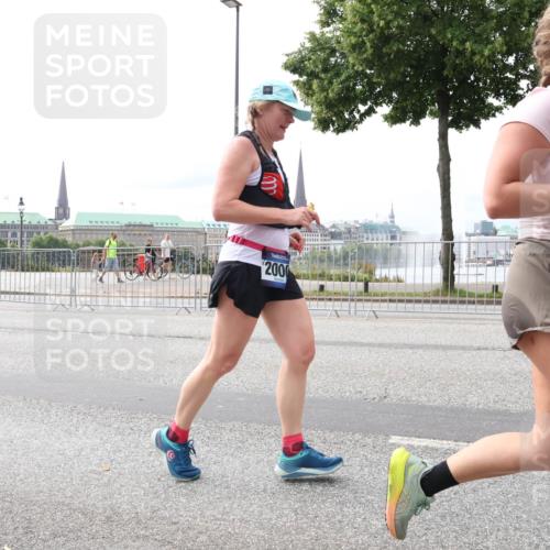 29.06.2025 - hella hamburg halbmarathon Lena Gebhardt http://msf.ph/oto/8411258 29.06.2025 10:25:19 Lombardsbrücke 2000, 15, 1093, 1627, 1740, 2000, 2249, 2278, 3920, 3961, 3963, 4008, 4010, 5126, 5564, 5814, 6869, 7778, 8083, 8962, 9573, 9811, 9927, 10845, 10846, 11157, 11400, 11662, 11921, 13510, 13842, 14086, 14649, 15016, 15119, 15153, 15283, 15679, 15942, 16421, 16422, 17185, 17954, 18194, 18198 meine-sportfotos.de