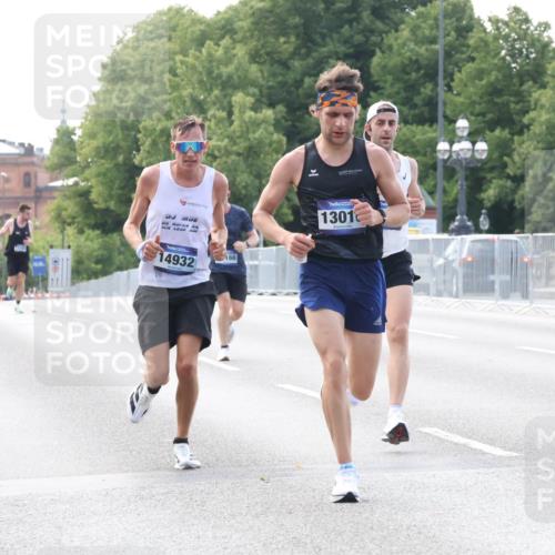 29.06.2025 - hella hamburg halbmarathon Lena Gebhardt http://msf.ph/oto/8411282 29.06.2025 09:39:18 Lombardsbrücke 6699, 18640, 14932, 166, 13013, 4524, 6699, 13016, 14188, 14932, 15166, 16529, 16548, 18694, 19072 meine-sportfotos.de