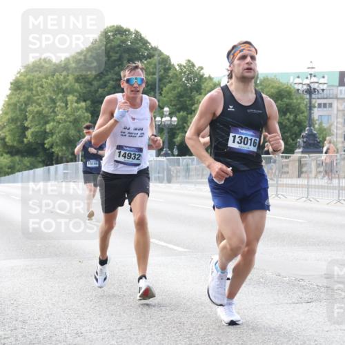 29.06.2025 - hella hamburg halbmarathon Lena Gebhardt http://msf.ph/oto/8411341 29.06.2025 09:39:19 Lombardsbrücke 6699, 15166, 14932, 13016, 4524, 6699, 13016, 14188, 14932, 15166, 16529, 16548, 18694, 19072 meine-sportfotos.de