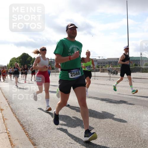29.06.2025 - hella hamburg halbmarathon Lena Gebhardt http://msf.ph/oto/8411355 29.06.2025 09:50:20 Lombardsbrücke 8450, 2568, 4398, 666666, 1209, 1358, 1615, 1675, 1688, 1697, 1700, 1800, 1803, 1882, 2415, 2568, 2675, 2719, 2826, 3332, 3530, 4205, 4229, 4318, 4380, 4398, 4528, 4823, 5248, 5409, 5436, 5472, 5508, 5745, 5791, 5803, 6123, 6458, 6529, 6649, 6682, 6704, 7026, 7495, 7774, 8450, 8629, 8925, 9017, 9116, 9294, 9302, 9365, 9711, 9979, 10218, 10894, 10922, 11379, 11767, 12292, 12327, 12540, 12554, 12895, 13457, 13725, 14560 meine-sportfotos.de
