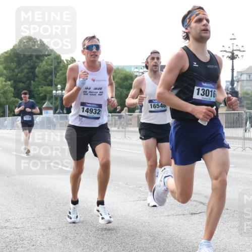 29.06.2025 - hella hamburg halbmarathon Lena Gebhardt http://msf.ph/oto/8411367 29.06.2025 09:39:20 Lombardsbrücke 15166, 14932, 16546, 13016, 4524, 6699, 13016, 14188, 14932, 15166, 16529, 16548, 18694, 18848, 19072 meine-sportfotos.de