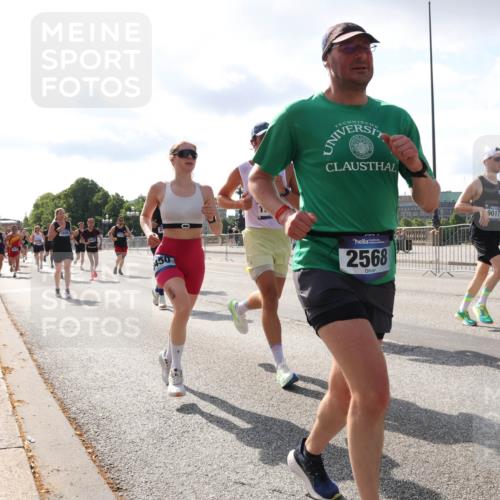 29.06.2025 - hella hamburg halbmarathon Lena Gebhardt http://msf.ph/oto/8411369 29.06.2025 09:50:21 Lombardsbrücke 2568, 9017, 666665, 1209, 1358, 1615, 1675, 1688, 1697, 1700, 1800, 1803, 1882, 2415, 2568, 2675, 2719, 2826, 3332, 3530, 4205, 4229, 4380, 4398, 4528, 4823, 5248, 5409, 5436, 5472, 5508, 5745, 5791, 5803, 6123, 6458, 6529, 6649, 6682, 6704, 7026, 7495, 7774, 8450, 8629, 8925, 8958, 9017, 9116, 9294, 9302, 9365, 9711, 9979, 10218, 10894, 10922, 11281, 11379, 11767, 12292, 12327, 12540, 12554, 12895, 13457, 13725, 14560 meine-sportfotos.de