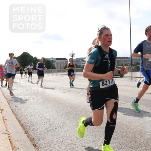 29.06.2025 - hella hamburg halbmarathon Lena Gebhardt http://msf.ph/oto/8411381 29.06.2025 10:04:31 Lombardsbrücke 16753, 1377, 1674, 8217, 1213, 1316, 1347, 1377, 1674, 2011, 2463, 2698, 2852, 2979, 3488, 3994, 4146, 4293, 4587, 5058, 5354, 5365, 5869, 5976, 6142, 6311, 6706, 6709, 7017, 8049, 8177, 8217, 8421, 8422, 8423, 9489, 9526, 10100, 10213, 10709, 10756, 10834, 10962, 11511, 11582, 12004, 12005, 12125, 12924, 12998, 13533, 13583, 13625, 14340, 14436, 14917, 15525, 15532, 15678, 16099, 16128, 16145, 16753, 16989, 16995, 17071, 17113, 17434, 17437, 17814 meine-sportfotos.de