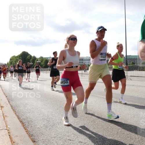 29.06.2025 - hella hamburg halbmarathon Lena Gebhardt http://msf.ph/oto/8411383 29.06.2025 09:50:21 Lombardsbrücke 1688, 28, 8450, 1525, 435, 1209, 1358, 1615, 1675, 1688, 1697, 1700, 1800, 1803, 1882, 2415, 2568, 2675, 2719, 2826, 3332, 3530, 4205, 4229, 4380, 4398, 4528, 4823, 5248, 5409, 5436, 5472, 5508, 5745, 5791, 5803, 6123, 6458, 6529, 6649, 6682, 6704, 7026, 7495, 7774, 8450, 8629, 8925, 8958, 9017, 9116, 9294, 9302, 9365, 9711, 9979, 10218, 10894, 10922, 11281, 11379, 11767, 12292, 12327, 12540, 12554, 12895, 13457, 13725, 14560 meine-sportfotos.de