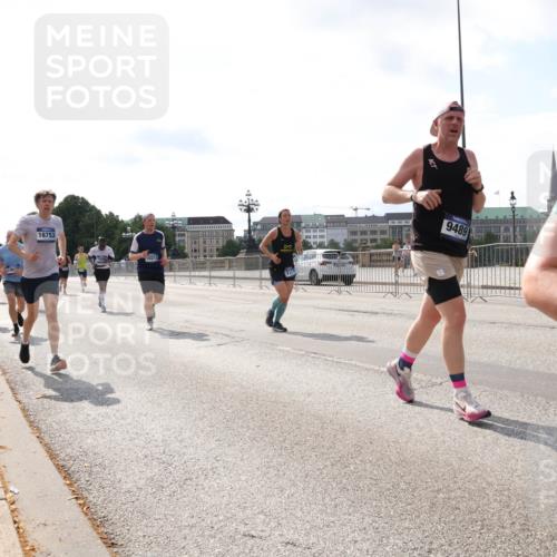 29.06.2025 - hella hamburg halbmarathon Lena Gebhardt http://msf.ph/oto/8411460 29.06.2025 10:04:31 Lombardsbrücke 16753, 10213, 9489, 1213, 1316, 1347, 1377, 1674, 2011, 2463, 2698, 2852, 2979, 3488, 3994, 4146, 4293, 4587, 5058, 5354, 5365, 5869, 5976, 6142, 6311, 6706, 6709, 7017, 8049, 8177, 8217, 8421, 8422, 8423, 9489, 9526, 10100, 10213, 10709, 10756, 10834, 10962, 11511, 11582, 12004, 12005, 12125, 12924, 12998, 13533, 13583, 13625, 14340, 14436, 14917, 15525, 15532, 15678, 16099, 16128, 16145, 16753, 16989, 16995, 17071, 17113, 17434, 17437, 17814 meine-sportfotos.de
