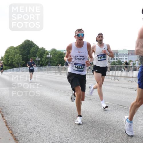 29.06.2025 - hella hamburg halbmarathon Lena Gebhardt http://msf.ph/oto/8411466 29.06.2025 09:39:21 Lombardsbrücke 15166, 14932, 16548, 1301, 4524, 6699, 13016, 14188, 14932, 15166, 16529, 16548, 18694, 18848, 19072 meine-sportfotos.de