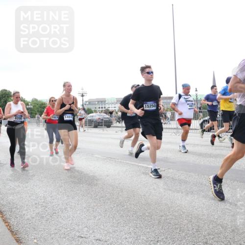 29.06.2025 - hella hamburg halbmarathon Lena Gebhardt http://msf.ph/oto/8411479 29.06.2025 10:51:08 Lombardsbrücke 106, 1672, 1412, 15250, 4961, 8200, 10614, 1464, 1129, 1203, 1208, 1404, 1478, 1617, 1930, 2200, 2202, 2358, 2380, 2484, 2485, 2859, 3184, 3229, 3647, 3838, 3934, 4156, 4652, 4695, 4713, 4771, 4848, 4920, 5286, 5289, 5357, 5530, 6178, 6961, 7012, 7133, 7141, 7161, 7770, 7771, 7825, 7938, 8040, 8200, 8410, 8672, 8779, 8833, 8986, 9096, 9166, 9167, 9168, 9582, 9583, 9763, 9933, 10029, 10437, 10552, 10614, 10636, 11034, 11052, 11252, 11575, 11577, 12392, 12393, 14534 meine-sportfotos.de