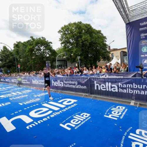 29.06.2025 - hella hamburg halbmarathon Zöllner http://msf.ph/oto/8411486 29.06.2025 10:22:10 Ziel 16068, 17886, 18693 meine-sportfotos.de