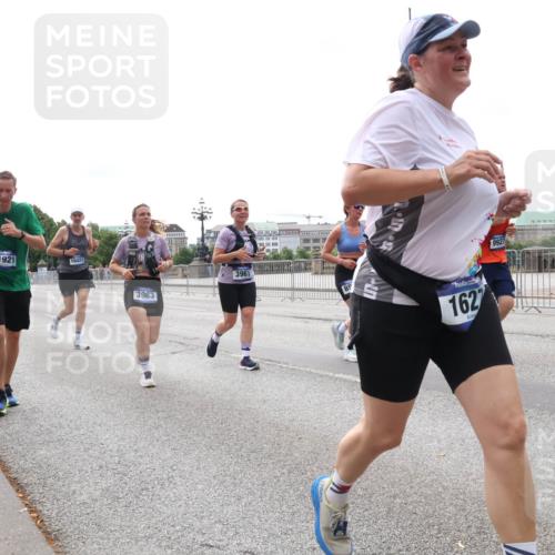 29.06.2025 - hella hamburg halbmarathon Lena Gebhardt http://msf.ph/oto/8411504 29.06.2025 10:25:25 Lombardsbrücke 16422, 11921, 16421, 3963, 3961, 1627, 9927, 5814, 1093, 1305, 1627, 1740, 2000, 2278, 3343, 3920, 3961, 3963, 5028, 5564, 5814, 6869, 7778, 8083, 8962, 9573, 9811, 9927, 10845, 10846, 11157, 11400, 11662, 11921, 13510, 13653, 13842, 14086, 14649, 14936, 15016, 15119, 15153, 15283, 15679, 15942, 16289, 16381, 16421, 16422, 17185, 17954 meine-sportfotos.de