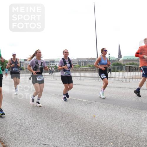 29.06.2025 - hella hamburg halbmarathon Lena Gebhardt http://msf.ph/oto/8411547 29.06.2025 10:25:25 Lombardsbrücke 16422, 11921, 16421, 3961, 3963, 896, 9927, 581, 1093, 1305, 1627, 1740, 2000, 2278, 3343, 3920, 3961, 3963, 5028, 5564, 5814, 6869, 7778, 8083, 8962, 9573, 9811, 9927, 10845, 10846, 11157, 11400, 11662, 11921, 13510, 13653, 13842, 14086, 14649, 14936, 15016, 15119, 15153, 15283, 15679, 15942, 16289, 16381, 16421, 16422, 17185, 17954 meine-sportfotos.de