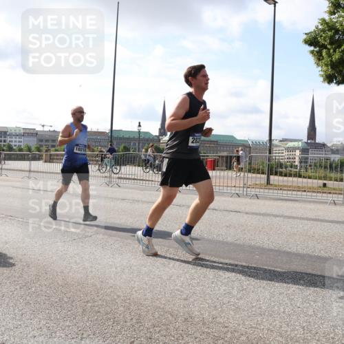 29.06.2025 - hella hamburg halbmarathon Lena Gebhardt http://msf.ph/oto/8411561 29.06.2025 09:50:22 Lombardsbrücke 688, 10218, 282, 1209, 1358, 1615, 1675, 1688, 1697, 1700, 1800, 1803, 1882, 2415, 2568, 2675, 2719, 2826, 3332, 3530, 4205, 4229, 4380, 4398, 4528, 4823, 5248, 5409, 5436, 5472, 5508, 5745, 5791, 5803, 6123, 6458, 6529, 6649, 6682, 6704, 7026, 7495, 7774, 8450, 8629, 8925, 8958, 9017, 9116, 9294, 9302, 9365, 9711, 9979, 10218, 10894, 10922, 11281, 11379, 11767, 12292, 12327, 12540, 12554, 12895, 13457, 13725, 14560 meine-sportfotos.de