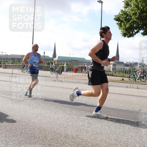 29.06.2025 - hella hamburg halbmarathon Lena Gebhardt http://msf.ph/oto/8411581 29.06.2025 09:50:23 Lombardsbrücke 11619, 10218, 1209, 1358, 1615, 1675, 1688, 1697, 1700, 1800, 1803, 1882, 2415, 2568, 2675, 2719, 2826, 3332, 3530, 4205, 4229, 4380, 4398, 4823, 5248, 5409, 5436, 5472, 5508, 5745, 5791, 5803, 6123, 6458, 6529, 6649, 6682, 6704, 7026, 7495, 7774, 8450, 8629, 8925, 8958, 9017, 9116, 9294, 9302, 9365, 9711, 9979, 10218, 10894, 10922, 11281, 11379, 11767, 12292, 12327, 12540, 12554, 12895, 13457, 13725, 14560 meine-sportfotos.de