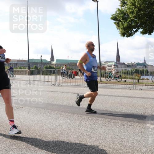 29.06.2025 - hella hamburg halbmarathon Lena Gebhardt http://msf.ph/oto/8411630 29.06.2025 09:50:23 Lombardsbrücke 1688, 1021, 1209, 1358, 1615, 1675, 1688, 1697, 1700, 1800, 1803, 1882, 2415, 2568, 2675, 2719, 2826, 3332, 3530, 4205, 4229, 4380, 4398, 4823, 5248, 5409, 5436, 5472, 5508, 5745, 5791, 5803, 6123, 6458, 6529, 6649, 6682, 6704, 7026, 7495, 7774, 8450, 8629, 8925, 8958, 9017, 9116, 9294, 9302, 9365, 9711, 9979, 10218, 10894, 10922, 11281, 11379, 11767, 12292, 12327, 12540, 12554, 12895, 13457, 13725, 14560 meine-sportfotos.de