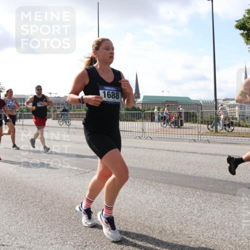 29.06.2025 - hella hamburg halbmarathon Lena Gebhardt http://msf.ph/oto/8411643 29.06.2025 09:50:23 Lombardsbrücke 6458, 6649, 1688, 1021, 1209, 1358, 1615, 1675, 1688, 1697, 1700, 1800, 1803, 1882, 2415, 2568, 2675, 2719, 2826, 3332, 3530, 4205, 4229, 4380, 4398, 4823, 5248, 5409, 5436, 5472, 5508, 5745, 5791, 5803, 6123, 6458, 6529, 6649, 6682, 6704, 7026, 7495, 7774, 8450, 8629, 8925, 8958, 9017, 9116, 9294, 9302, 9365, 9711, 9979, 10218, 10894, 10922, 11281, 11379, 11767, 12292, 12327, 12540, 12554, 12895, 13457, 13725, 14560 meine-sportfotos.de