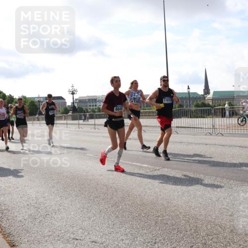 29.06.2025 - hella hamburg halbmarathon Lena Gebhardt http://msf.ph/oto/8411698 29.06.2025 09:50:24 Lombardsbrücke 16697, 6529, 1379, 1692, 6649, 9365, 11619, 1209, 1358, 1615, 1675, 1688, 1697, 1700, 1800, 1803, 1882, 2415, 2568, 2675, 2719, 2826, 3332, 3530, 4205, 4229, 4380, 4398, 4823, 5248, 5409, 5436, 5472, 5508, 5745, 5791, 5803, 6123, 6458, 6529, 6649, 6682, 6704, 7026, 7495, 7774, 8450, 8629, 8925, 8958, 9017, 9116, 9294, 9302, 9365, 9711, 9979, 10218, 10894, 10922, 11281, 11379, 11767, 12292, 12327, 12540, 12554, 12895, 13457, 13725, 14560 meine-sportfotos.de