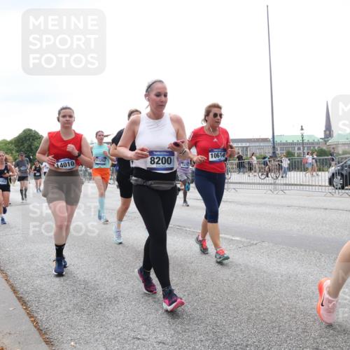 29.06.2025 - hella hamburg halbmarathon Lena Gebhardt http://msf.ph/oto/8411702 29.06.2025 10:51:10 Lombardsbrücke 14010, 11052, 11252, 8200, 1478, 10614, 146, 1129, 1203, 1208, 1404, 1478, 1617, 1930, 2200, 2202, 2358, 2380, 2484, 2485, 2859, 3184, 3229, 3647, 3934, 4156, 4652, 4713, 4771, 4848, 4878, 4920, 5286, 5289, 5357, 5394, 5530, 6178, 6961, 7012, 7133, 7141, 7161, 7769, 7770, 7771, 7825, 8040, 8200, 8410, 8672, 8779, 8986, 9166, 9167, 9168, 9582, 9583, 9763, 10029, 10437, 10552, 10614, 10636, 11034, 11052, 11252, 11575, 11577, 12392, 12393, 14534 meine-sportfotos.de