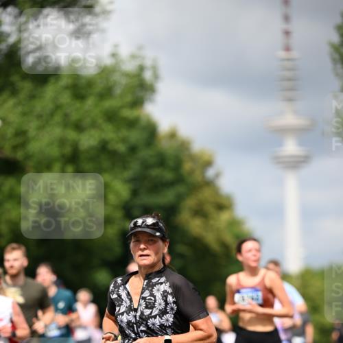 29.06.2025 - hella hamburg halbmarathon Dr. Thomas Lammeyer http://msf.ph/oto/8411716 29.06.2025 10:42:59 Kennedybrücke 1457, 1721, 2113, 2151, 2486, 2693, 2786, 3094, 3095, 3216, 3242, 3323, 3726, 3841, 3927, 4139, 4155, 4259, 4260, 5085, 5089, 5155, 5161, 5300, 5684, 6199, 6200, 6751, 7117, 7118, 7119, 7165, 7561, 7692, 7849, 7914, 8583, 8635, 8747, 9004, 9689, 9699, 10584 meine-sportfotos.de