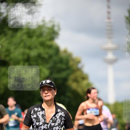 29.06.2025 - hella hamburg halbmarathon Dr. Thomas Lammeyer http://msf.ph/oto/8411732 29.06.2025 10:42:59 Kennedybrücke 1457, 1721, 2113, 2151, 2486, 2693, 2786, 3094, 3095, 3216, 3242, 3323, 3726, 3841, 3927, 4139, 4155, 4259, 4260, 5085, 5089, 5155, 5161, 5300, 5684, 6199, 6200, 6751, 7117, 7118, 7119, 7165, 7561, 7692, 7849, 7914, 8583, 8635, 8747, 9004, 9689, 9699, 10584 meine-sportfotos.de
