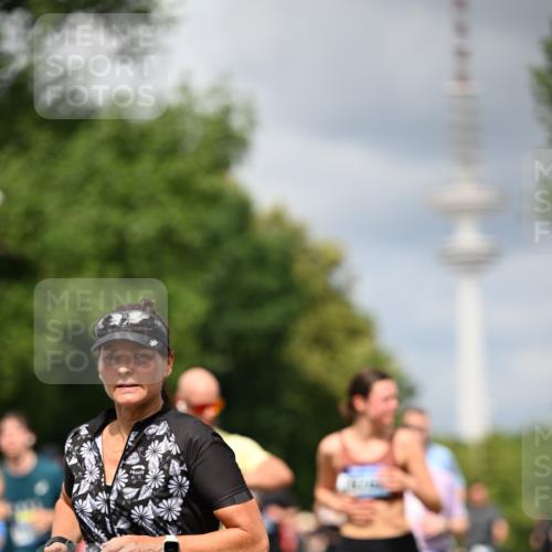 29.06.2025 - hella hamburg halbmarathon Dr. Thomas Lammeyer http://msf.ph/oto/8411749 29.06.2025 10:43:00 Kennedybrücke 1457, 1721, 2113, 2151, 2486, 2693, 2786, 3094, 3095, 3216, 3242, 3323, 3726, 3841, 3927, 4139, 4155, 4259, 4260, 5085, 5089, 5155, 5161, 5300, 5617, 5684, 6199, 6200, 6751, 7117, 7118, 7119, 7165, 7561, 7692, 7849, 7914, 8583, 8635, 8747, 9004, 9689, 9699, 10584 meine-sportfotos.de