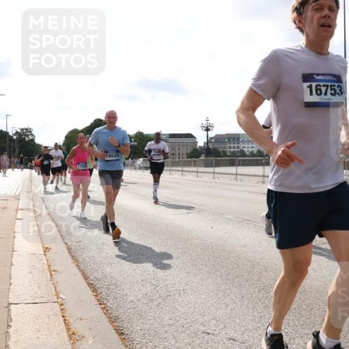 29.06.2025 - hella hamburg halbmarathon Lena Gebhardt http://msf.ph/oto/8411754 29.06.2025 10:04:33 Lombardsbrücke 17569, 18525, 16753, 1213, 1316, 1347, 1377, 1674, 2011, 2463, 2628, 2698, 2852, 2979, 3994, 4146, 4293, 4394, 4538, 4587, 5058, 5354, 5365, 5869, 5976, 6142, 6311, 6706, 6709, 8049, 8177, 8217, 9489, 9526, 10100, 10213, 10709, 10756, 10834, 10962, 11511, 11551, 11582, 12004, 12005, 12125, 12924, 12998, 13533, 13625, 14340, 14436, 14917, 15525, 15532, 15678, 16099, 16128, 16145, 16357, 16753, 16989, 16995, 17071, 17113, 17434, 17437, 17814 meine-sportfotos.de
