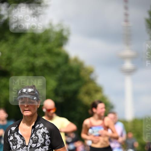 29.06.2025 - hella hamburg halbmarathon Dr. Thomas Lammeyer http://msf.ph/oto/8411758 29.06.2025 10:43:00 Kennedybrücke 1457, 1721, 2113, 2151, 2486, 2693, 2786, 3094, 3095, 3216, 3242, 3323, 3726, 3841, 3927, 4139, 4155, 4259, 4260, 5085, 5089, 5155, 5161, 5300, 5617, 5684, 6199, 6200, 6751, 7117, 7118, 7119, 7165, 7561, 7692, 7849, 7914, 8583, 8635, 8747, 9004, 9689, 9699, 10584 meine-sportfotos.de