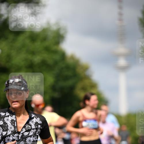 29.06.2025 - hella hamburg halbmarathon Dr. Thomas Lammeyer http://msf.ph/oto/8411768 29.06.2025 10:43:00 Kennedybrücke 1457, 1721, 2113, 2151, 2486, 2693, 2786, 3094, 3095, 3216, 3242, 3323, 3726, 3841, 3927, 4139, 4155, 4259, 4260, 5085, 5089, 5155, 5161, 5300, 5617, 5684, 6199, 6200, 6751, 7117, 7118, 7119, 7165, 7561, 7692, 7849, 7914, 8583, 8635, 8747, 9004, 9689, 9699, 10584 meine-sportfotos.de