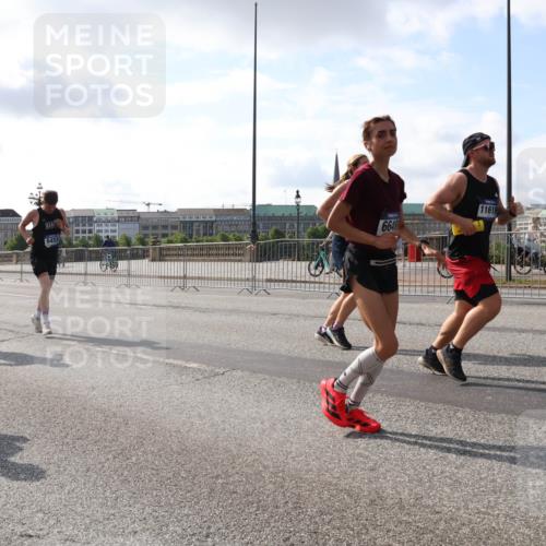 29.06.2025 - hella hamburg halbmarathon Lena Gebhardt http://msf.ph/oto/8411776 29.06.2025 09:50:25 Lombardsbrücke 6529, 6992, 6458, 6649, 11619, 1209, 1358, 1615, 1675, 1688, 1697, 1700, 1800, 1803, 1882, 2415, 2568, 2675, 2719, 2826, 3332, 3530, 4205, 4229, 4380, 4398, 4823, 5248, 5409, 5436, 5472, 5508, 5745, 5791, 5803, 6123, 6458, 6529, 6649, 6682, 6704, 7026, 7495, 7774, 8450, 8629, 8925, 8958, 9017, 9116, 9294, 9302, 9365, 9711, 9979, 10064, 10218, 10783, 10894, 10922, 11281, 11379, 11767, 12292, 12327, 12540, 12554, 12895, 13457, 13725, 14560 meine-sportfotos.de