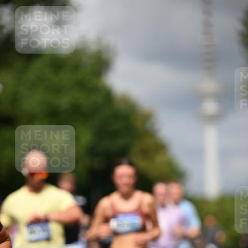 29.06.2025 - hella hamburg halbmarathon Dr. Thomas Lammeyer http://msf.ph/oto/8411793 29.06.2025 10:43:01 Kennedybrücke 1457, 1721, 1856, 2113, 2151, 2486, 2693, 2786, 3094, 3095, 3216, 3242, 3323, 3726, 3841, 3927, 4139, 4155, 4259, 4260, 5085, 5089, 5155, 5161, 5300, 5617, 5684, 6199, 6200, 6751, 7117, 7118, 7119, 7165, 7561, 7692, 7849, 7914, 8583, 8635, 8747, 9004, 9689, 10584 meine-sportfotos.de