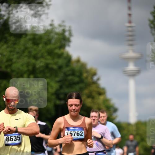 29.06.2025 - hella hamburg halbmarathon Dr. Thomas Lammeyer http://msf.ph/oto/8411805 29.06.2025 10:43:01 Kennedybrücke 1457, 1721, 1856, 2113, 2151, 2486, 2693, 2786, 3094, 3095, 3216, 3242, 3323, 3726, 3841, 3927, 4139, 4155, 4259, 4260, 5085, 5089, 5155, 5161, 5300, 5617, 5684, 6199, 6200, 6751, 7117, 7118, 7119, 7165, 7561, 7692, 7849, 7914, 8583, 8635, 8747, 9004, 9689, 10584 meine-sportfotos.de