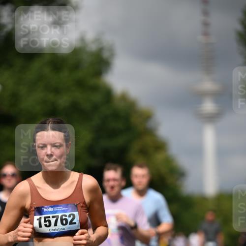 29.06.2025 - hella hamburg halbmarathon Dr. Thomas Lammeyer http://msf.ph/oto/8411845 29.06.2025 10:43:02 Kennedybrücke 1457, 1721, 1856, 2113, 2151, 2486, 2693, 2786, 3094, 3095, 3216, 3242, 3323, 3726, 3841, 3927, 4139, 4155, 4259, 4260, 5085, 5089, 5155, 5161, 5300, 5617, 5684, 6199, 6200, 6751, 7117, 7165, 7561, 7589, 7692, 7849, 7914, 8583, 8635, 8747, 9004, 9689, 11059 meine-sportfotos.de