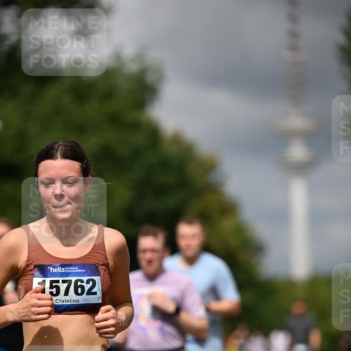 29.06.2025 - hella hamburg halbmarathon Dr. Thomas Lammeyer http://msf.ph/oto/8411852 29.06.2025 10:43:02 Kennedybrücke 1457, 1721, 1856, 2113, 2151, 2486, 2693, 2786, 3094, 3095, 3216, 3242, 3323, 3726, 3841, 3927, 4139, 4155, 4259, 4260, 5085, 5089, 5155, 5161, 5300, 5617, 5684, 6199, 6200, 6751, 7117, 7165, 7561, 7589, 7692, 7849, 7914, 8583, 8635, 8747, 9004, 9689, 11059 meine-sportfotos.de