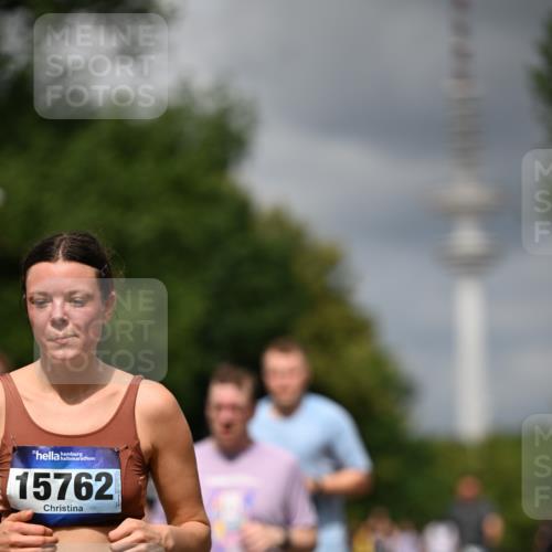 29.06.2025 - hella hamburg halbmarathon Dr. Thomas Lammeyer http://msf.ph/oto/8411858 29.06.2025 10:43:02 Kennedybrücke 1457, 1721, 1856, 2113, 2151, 2486, 2693, 2786, 3094, 3095, 3216, 3242, 3323, 3726, 3841, 3927, 4139, 4155, 4259, 4260, 5085, 5089, 5155, 5161, 5300, 5617, 5684, 6199, 6200, 6751, 7117, 7165, 7561, 7589, 7692, 7849, 7914, 8583, 8635, 8747, 9004, 9689, 11059 meine-sportfotos.de