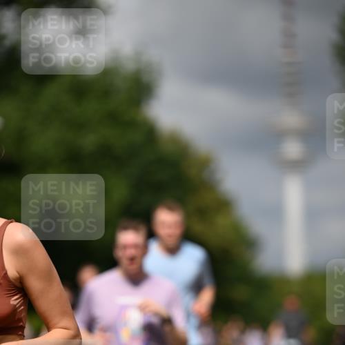 29.06.2025 - hella hamburg halbmarathon Dr. Thomas Lammeyer http://msf.ph/oto/8411872 29.06.2025 10:43:03 Kennedybrücke 1457, 1721, 1856, 2113, 2486, 2693, 2786, 3094, 3095, 3216, 3242, 3307, 3323, 3726, 3841, 3927, 4139, 4155, 4259, 4260, 5085, 5089, 5155, 5161, 5300, 5617, 5684, 6199, 6200, 6751, 7117, 7165, 7561, 7589, 7692, 7849, 8583, 8635, 8747, 9004, 9689, 11059 meine-sportfotos.de