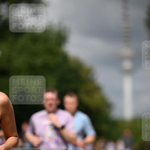 29.06.2025 - hella hamburg halbmarathon Dr. Thomas Lammeyer http://msf.ph/oto/8411877 29.06.2025 10:43:03 Kennedybrücke 1457, 1721, 1856, 2113, 2486, 2693, 2786, 3094, 3095, 3216, 3242, 3307, 3323, 3726, 3841, 3927, 4139, 4155, 4259, 4260, 5085, 5089, 5155, 5161, 5300, 5617, 5684, 6199, 6200, 6751, 7117, 7165, 7561, 7589, 7692, 7849, 8583, 8635, 8747, 9004, 9689, 11059 meine-sportfotos.de