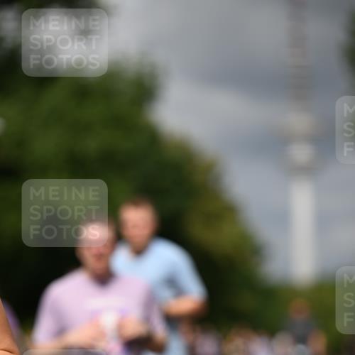 29.06.2025 - hella hamburg halbmarathon Dr. Thomas Lammeyer http://msf.ph/oto/8411884 29.06.2025 10:43:03 Kennedybrücke 1457, 1721, 1856, 2113, 2486, 2693, 2786, 3094, 3095, 3216, 3242, 3307, 3323, 3726, 3841, 3927, 4139, 4155, 4259, 4260, 5085, 5089, 5155, 5161, 5300, 5617, 5684, 6199, 6200, 6751, 7117, 7165, 7561, 7589, 7692, 7849, 8583, 8635, 8747, 9004, 9689, 11059 meine-sportfotos.de