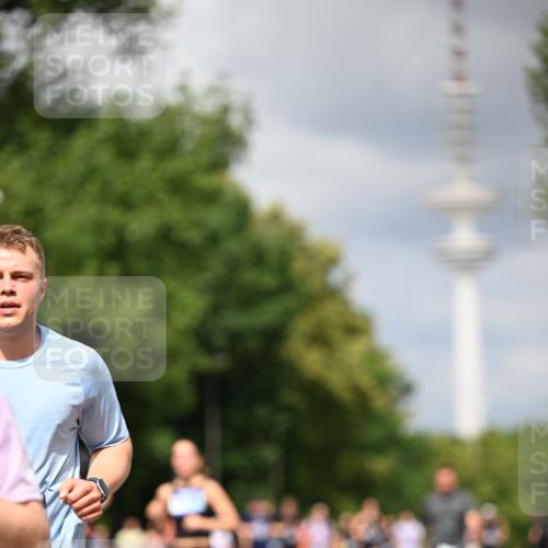 29.06.2025 - hella hamburg halbmarathon Dr. Thomas Lammeyer http://msf.ph/oto/8411893 29.06.2025 10:43:04 Kennedybrücke 1457, 1721, 1856, 2113, 2486, 2693, 2786, 3095, 3216, 3242, 3307, 3323, 3726, 3841, 3927, 4139, 4155, 4259, 4260, 5085, 5089, 5155, 5161, 5300, 5617, 5684, 6199, 6200, 7117, 7165, 7561, 7589, 7692, 7849, 8583, 8635, 8747, 9004, 9689, 11059 meine-sportfotos.de