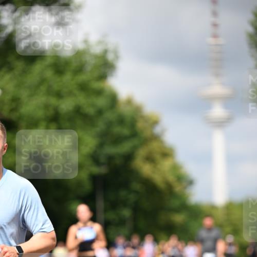 29.06.2025 - hella hamburg halbmarathon Dr. Thomas Lammeyer http://msf.ph/oto/8411899 29.06.2025 10:43:05 Kennedybrücke 1457, 1721, 1856, 2113, 2486, 2693, 2786, 3216, 3242, 3307, 3323, 3726, 4139, 4155, 4259, 4260, 4964, 5085, 5089, 5155, 5161, 5617, 5684, 6199, 6200, 7117, 7165, 7561, 7589, 7692, 7849, 8583, 8635, 8747, 9004, 9689, 11059 meine-sportfotos.de