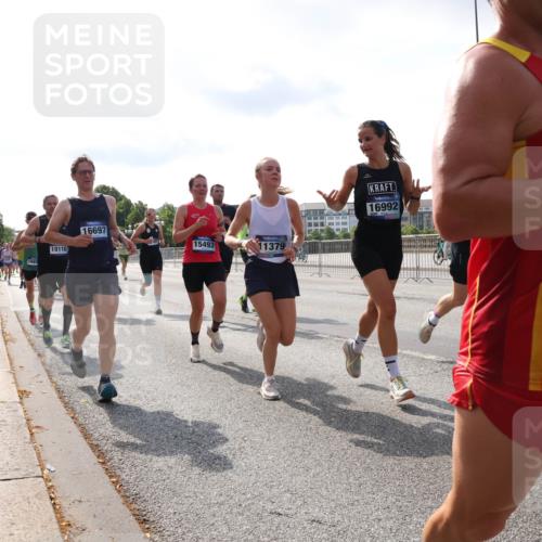 29.06.2025 - hella hamburg halbmarathon Lena Gebhardt http://msf.ph/oto/8411914 29.06.2025 09:50:26 Lombardsbrücke 1682, 16697, 15493, 19116, 11379, 16992, 65, 1209, 1358, 1615, 1675, 1688, 1697, 1700, 1803, 1882, 2415, 2568, 2675, 2719, 2826, 3332, 3530, 3626, 4205, 4229, 4380, 4398, 4823, 5248, 5409, 5436, 5472, 5508, 5745, 5791, 5803, 6123, 6458, 6529, 6649, 6682, 6704, 7026, 7495, 7774, 8450, 8629, 8958, 9017, 9116, 9294, 9302, 9365, 9711, 9979, 10064, 10218, 10783, 10894, 10922, 11281, 11305, 11379, 11767, 12292, 12327, 12540, 12554, 12895, 13725, 14560 meine-sportfotos.de