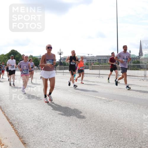 29.06.2025 - hella hamburg halbmarathon Lena Gebhardt http://msf.ph/oto/8411931 29.06.2025 10:17:11 Lombardsbrücke 16704, 17010, 9647, 18571, 1083, 1117, 1137, 1240, 1298, 1331, 1348, 1356, 1403, 1477, 1553, 1602, 2225, 2305, 2860, 2908, 3088, 3210, 3450, 3464, 3466, 3622, 3802, 3803, 4194, 4852, 5023, 5390, 5929, 5930, 5995, 6126, 6128, 6328, 6520, 6522, 6742, 6941, 6948, 7011, 7114, 7115, 7257, 7345, 7360, 7376, 7410, 7445, 7647, 7924, 7928, 7945, 8210, 8253, 8263, 8309, 8351, 8433, 8513, 8558, 8619, 8895, 8983, 9091, 9152, 9208, 9259, 9332, 9492 meine-sportfotos.de
