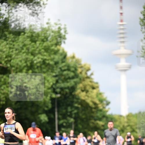 29.06.2025 - hella hamburg halbmarathon Dr. Thomas Lammeyer http://msf.ph/oto/8411967 29.06.2025 10:43:06 Kennedybrücke 1457, 1721, 1856, 2113, 2486, 2693, 2786, 3216, 3242, 3307, 3323, 3726, 4139, 4155, 4259, 4260, 4603, 4964, 5085, 5089, 5155, 5161, 5617, 5684, 5735, 6199, 6200, 7117, 7165, 7561, 7589, 7849, 8583, 8635, 8747, 9004, 9689, 11059 meine-sportfotos.de