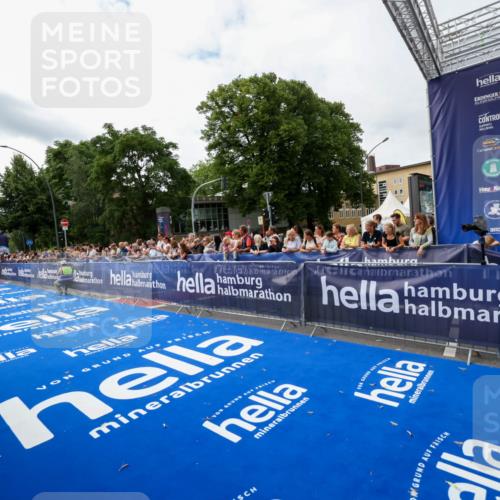 29.06.2025 - hella hamburg halbmarathon Zöllner http://msf.ph/oto/8411981 29.06.2025 10:22:56 Ziel 11624, 16548 meine-sportfotos.de