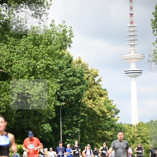 29.06.2025 - hella hamburg halbmarathon Dr. Thomas Lammeyer http://msf.ph/oto/8411982 29.06.2025 10:43:07 Kennedybrücke 1457, 1721, 1856, 2113, 2486, 2524, 2693, 2786, 3216, 3242, 3307, 3323, 3726, 4139, 4155, 4259, 4260, 4603, 4964, 5085, 5089, 5155, 5161, 5617, 5684, 5735, 6199, 6200, 7117, 7165, 7350, 7561, 7589, 7849, 8583, 8635, 8747, 9004, 9689, 11059 meine-sportfotos.de