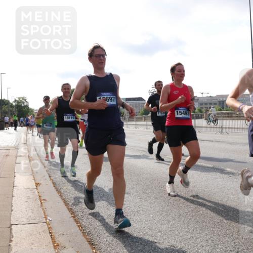 29.06.2025 - hella hamburg halbmarathon Lena Gebhardt http://msf.ph/oto/8411996 29.06.2025 09:50:26 Lombardsbrücke 16820, 19116, 697, 17632, 15493, 11379, 1209, 1358, 1615, 1675, 1688, 1697, 1700, 1803, 1882, 2415, 2568, 2675, 2719, 2826, 3332, 3530, 3626, 4205, 4229, 4380, 4398, 4823, 5248, 5409, 5436, 5472, 5508, 5745, 5791, 5803, 6123, 6458, 6529, 6649, 6682, 6704, 7026, 7495, 7774, 8450, 8629, 8958, 9017, 9116, 9294, 9302, 9365, 9711, 9979, 10064, 10218, 10783, 10894, 10922, 11281, 11305, 11379, 11767, 12292, 12327, 12540, 12554, 12895, 13725, 14560 meine-sportfotos.de