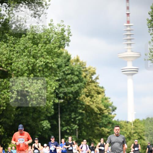 29.06.2025 - hella hamburg halbmarathon Dr. Thomas Lammeyer http://msf.ph/oto/8412000 29.06.2025 10:43:08 Kennedybrücke 1451, 1457, 1721, 1856, 2113, 2486, 2524, 2693, 2786, 3216, 3242, 3307, 3726, 4028, 4139, 4155, 4259, 4260, 4603, 4964, 5085, 5089, 5155, 5161, 5617, 5684, 5735, 7117, 7341, 7350, 7561, 7589, 8583, 8635, 8747, 9004, 9689, 11059 meine-sportfotos.de