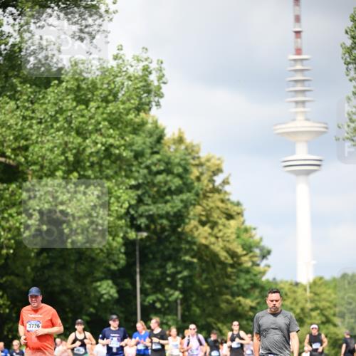 29.06.2025 - hella hamburg halbmarathon Dr. Thomas Lammeyer http://msf.ph/oto/8412023 29.06.2025 10:43:08 Kennedybrücke 1451, 1457, 1721, 1856, 2113, 2486, 2524, 2693, 2786, 3216, 3242, 3307, 3726, 4028, 4139, 4155, 4259, 4260, 4603, 4964, 5085, 5089, 5155, 5161, 5617, 5684, 5735, 7117, 7341, 7350, 7561, 7589, 8583, 8635, 8747, 9004, 9689, 11059 meine-sportfotos.de