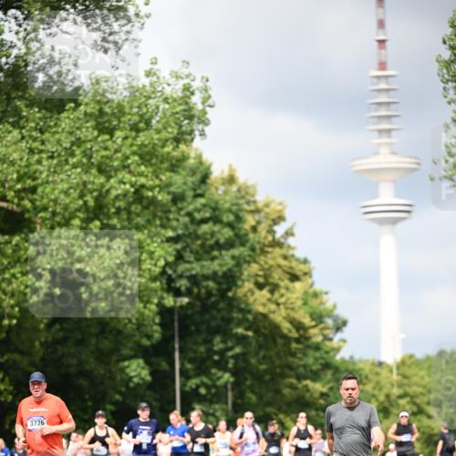 29.06.2025 - hella hamburg halbmarathon Dr. Thomas Lammeyer http://msf.ph/oto/8412027 29.06.2025 10:43:08 Kennedybrücke 1451, 1457, 1721, 1856, 2113, 2486, 2524, 2693, 2786, 3216, 3242, 3307, 3726, 4028, 4139, 4155, 4259, 4260, 4603, 4964, 5085, 5089, 5155, 5161, 5617, 5684, 5735, 7117, 7341, 7350, 7561, 7589, 8583, 8635, 8747, 9004, 9689, 11059 meine-sportfotos.de