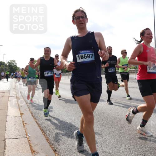 29.06.2025 - hella hamburg halbmarathon Lena Gebhardt http://msf.ph/oto/8412032 29.06.2025 09:50:27 Lombardsbrücke 16820, 19116, 1882, 16697, 17632, 1549, 1209, 1358, 1615, 1675, 1688, 1697, 1700, 1803, 1882, 2415, 2568, 2675, 2719, 2826, 3332, 3530, 3626, 4205, 4229, 4380, 4398, 4823, 5248, 5409, 5436, 5472, 5508, 5745, 5791, 5803, 6458, 6529, 6649, 6682, 6704, 7026, 7495, 7774, 8450, 8629, 8958, 9017, 9116, 9294, 9302, 9365, 9711, 9979, 10064, 10218, 10783, 10894, 10922, 11281, 11305, 11379, 11767, 12292, 12540, 12554, 12895, 13725, 14560 meine-sportfotos.de