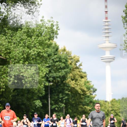 29.06.2025 - hella hamburg halbmarathon Dr. Thomas Lammeyer http://msf.ph/oto/8412048 29.06.2025 10:43:09 Kennedybrücke 1451, 1457, 1721, 1856, 2113, 2486, 2524, 2534, 2693, 2786, 3216, 3242, 3307, 3726, 4028, 4139, 4155, 4259, 4260, 4603, 4964, 5085, 5089, 5155, 5161, 5617, 5684, 5735, 7117, 7341, 7350, 7561, 7589, 8583, 8635, 8747, 9004, 9689, 11059 meine-sportfotos.de