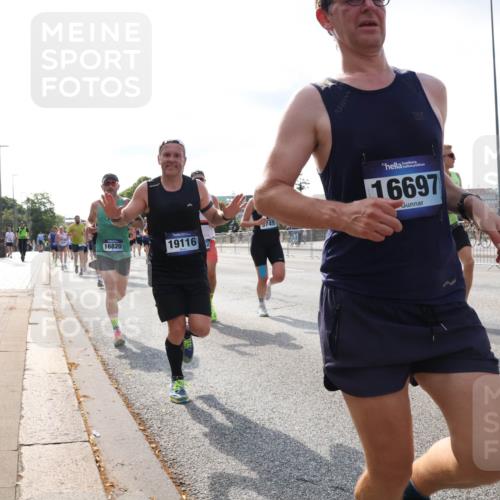 29.06.2025 - hella hamburg halbmarathon Lena Gebhardt http://msf.ph/oto/8412050 29.06.2025 09:50:27 Lombardsbrücke 16820, 000000, 19116, 16697, 1209, 1358, 1615, 1675, 1688, 1697, 1700, 1803, 1882, 2415, 2568, 2675, 2719, 2826, 3332, 3530, 3626, 4205, 4229, 4380, 4398, 4823, 5248, 5409, 5436, 5472, 5508, 5745, 5791, 5803, 6458, 6529, 6649, 6682, 6704, 7026, 7495, 7774, 8450, 8629, 8958, 9017, 9116, 9294, 9302, 9365, 9711, 9979, 10064, 10218, 10783, 10894, 10922, 11281, 11305, 11379, 11767, 12292, 12540, 12554, 12895, 13725, 14560 meine-sportfotos.de